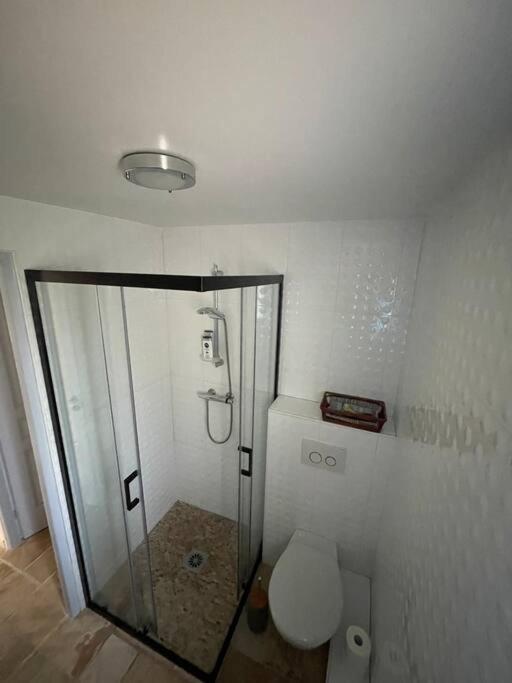 Bas De Villa Chez Marta Антиб Екстериор снимка